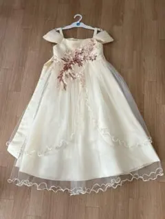 アイボリーフラワー刺繍オフショルダードレス