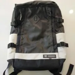 【中古】UMBRO アンブロ リュック バックパック ブラック ホワイト一部破損のサムネイル