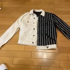GUESS ホワイト&ブラックストライプジャケット