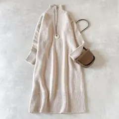 人気☆アダムエロペ　アルパカ混 タートルネックニットワンピース　バックスリット