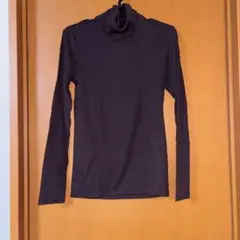 UNIQLOタートルネック 長袖カットソー