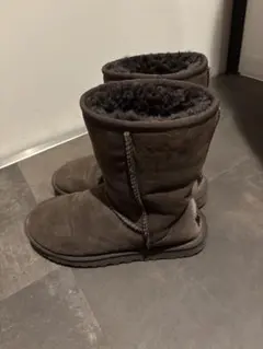 早い者勝ちUGG ブラウン ムートンブーツのサムネイル