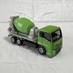 トミカ UD トラックス クオン ミキサー車 緑 ミニカー
