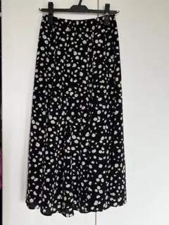 【お値下げ】DRESSTERIOR ドレステリア　スカート 花柄のサムネイル