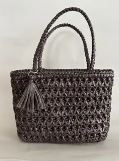 ダークブラウン 編み込み かごバッグ タッセル付き