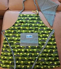 キッズエプロン( 緑色 車柄) 三角巾　セット