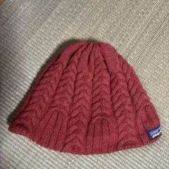 patagonia ケーブル編み ニット帽 赤