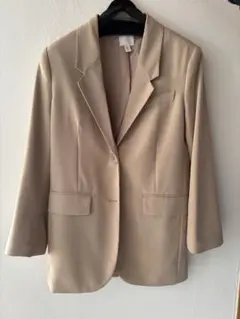 ベージュ テーラードジャケット