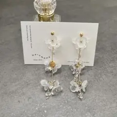 【大特価】大人可愛い　春の　クリアフラワーピアス