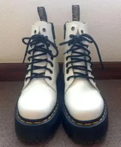 Dr.Martens JADON UK3 白 厚底 8ホール