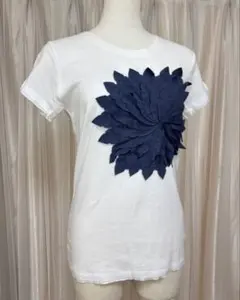 タグ付き新品未使用 Grand Table 立体フラワー Tシャツのサムネイル