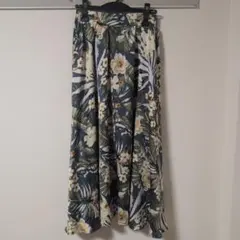花柄　ボタニカル柄 ロングフレアスカート ウエストゴムのサムネイル