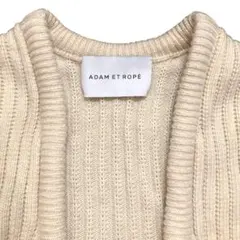 Adam et Rope' Vネック ¥15,400 リブニット