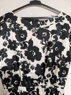 YECCA VECCA  ボタニカル柄ロングワンピース　黒