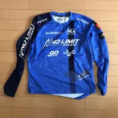 Nishiの長袖Tシャツ