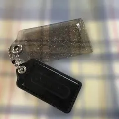 I*C様 COACH ラメ入り透明キーホルダー 黒レザー 美品です