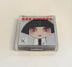 【限定レア】シュウウエムラ カールラガーフェルド ボルドーパレットのサムネイル