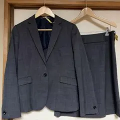 【11号】レディーススーツ　オリヒカ