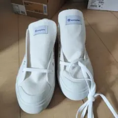 Champion ホワイト キャンパス　スニーカー 26.5cmのサムネイル