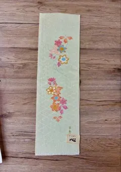 新品　正絹　半衿　黄味がかったミントグリーン