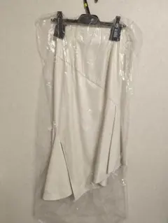 レザータイトスカート