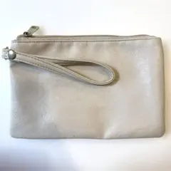 ライトグレー 合成皮革 ポーチ　未使用に近い