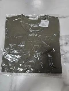 INGEBORG 半袖Tシャツ カーキ Mサイズ 新品のサムネイル