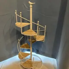 ホワイトシャビー 螺旋階段