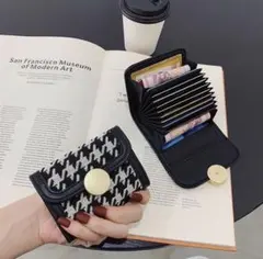 Item thumbnail for item b8b18de0-7c10-4d8c-b4ef-e72d2c4c3410