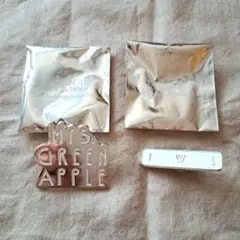 MRS. GREEN APPLE 　ホワイトラウンジピンバッジ　２個セット