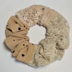 1点のみ☆ハンドメイドレース重ねシュシュ - メルカリ