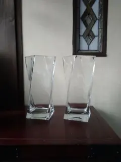 ツイストデザイン透明ガラス花瓶2個セット