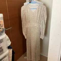 y*o様 ロングワンピース　試着のみ！　花柄ワンピース　ベージュ