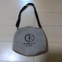D-KELLY ショルダーバッグ ベージュと黒