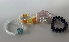 ハンドメイド　カラフルビーズの指輪セット　まとめ売り　お花　パールビーズ他
