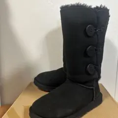 UGG アグ　ベイリーボタントリプレット　ムートンブーツ　ブラック　33600円