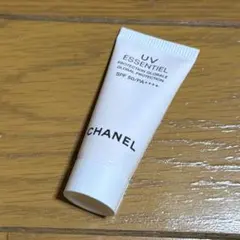 新品未開封　CHANEL UV エサンシエル 日焼け止めジェルクリーム サンプルのサムネイル