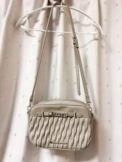 JILL by JILLSTUART パフィーポシェット ベージュ