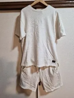 Quiksilver スウェット素材　半袖シャツとショートパンツセット