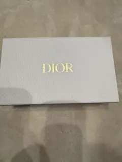 Dior ギフトボックス ホワイト
