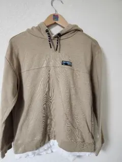 ベージュ フード付き パーカー