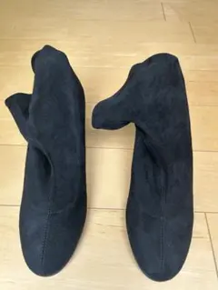 ブラックスエードブーツ 中ヒール
