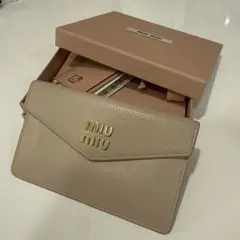 FERRAGAMO ハグ チェーンウォレットベージュ限定価格本日18：30迄