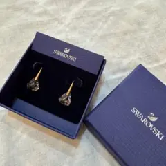 【いちご様専用】スワロフスキー Lunar ドロップピアス