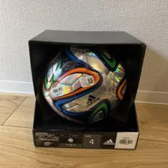 adidas Brazuca サッカーボール 4号球 トレーニングのサムネイル