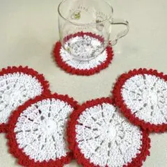 【ハンドメイド】かぎ針編みコースタードイリー5枚セット 白と赤縁取り