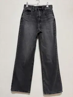 ユニクロ　ワイドストレートジーンズ 23