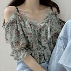 shein dazy 花柄　オフショルダートップス