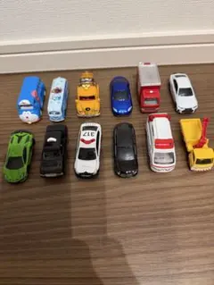 美品！トミカ12台セット レア！アナと雪の女王バス付き