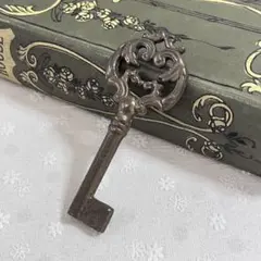 本物 アンティーク 鍵 キー オブジェ 置物 ディスプレイ DIY - メルカリ